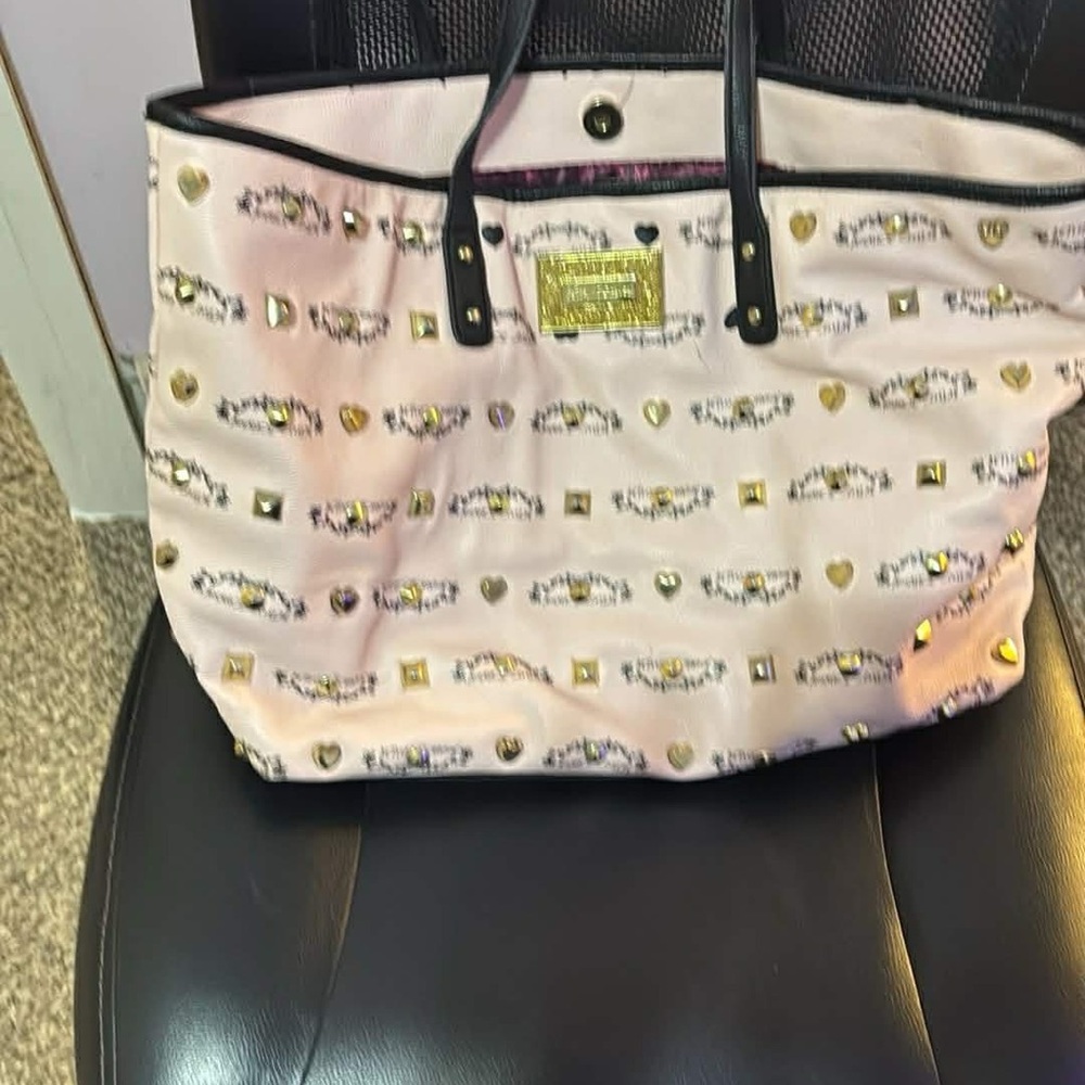Elegant Designer Tote with Patterned Accents